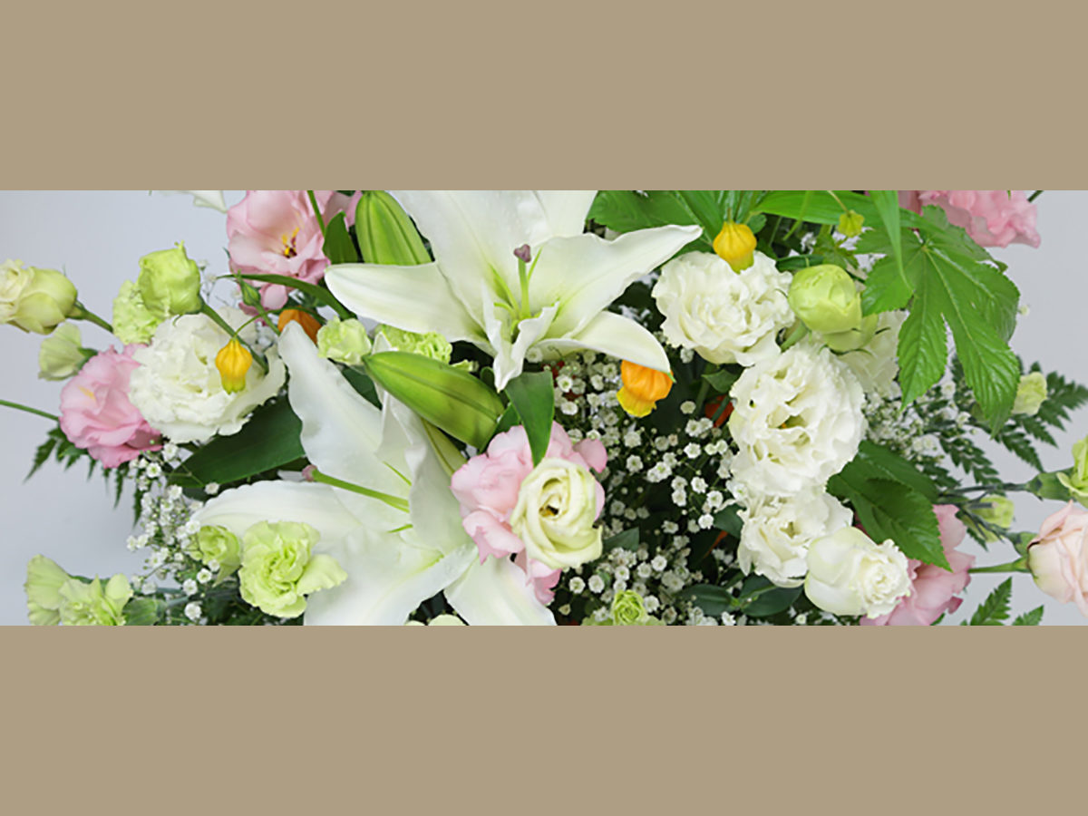 社葬の香典 弔電 供花 供物の送り方